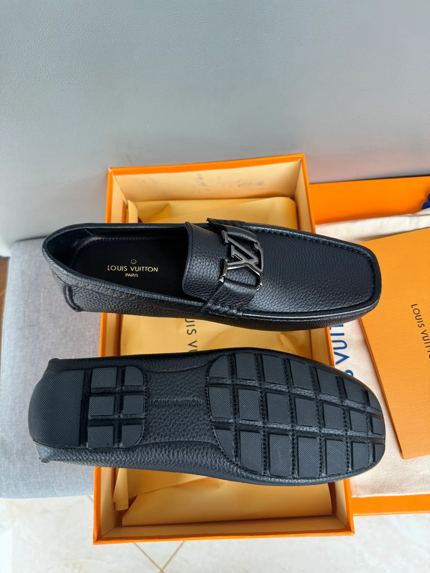 Batch 740💰[strong][strong][strong] Original order quality, new models at the counter, LV Louis Vuitton counter new models, handmade men's driving shoes, bean shoes, slip-on shoes, lazy shoes, exquisite hand-stitching, workmanship details comparable to the counters, Italian imported pebbled cowhide, water-dyed cowhide lining, sweat-absorbent and deodorant, black, 39-44 in large quantities in stock (38, 45 custom-made)